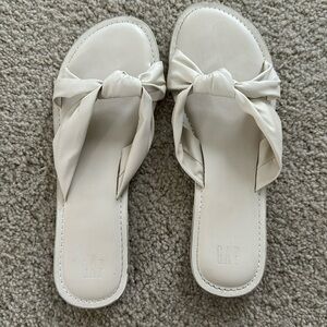 Gap beige twist knot sandals, flat heel